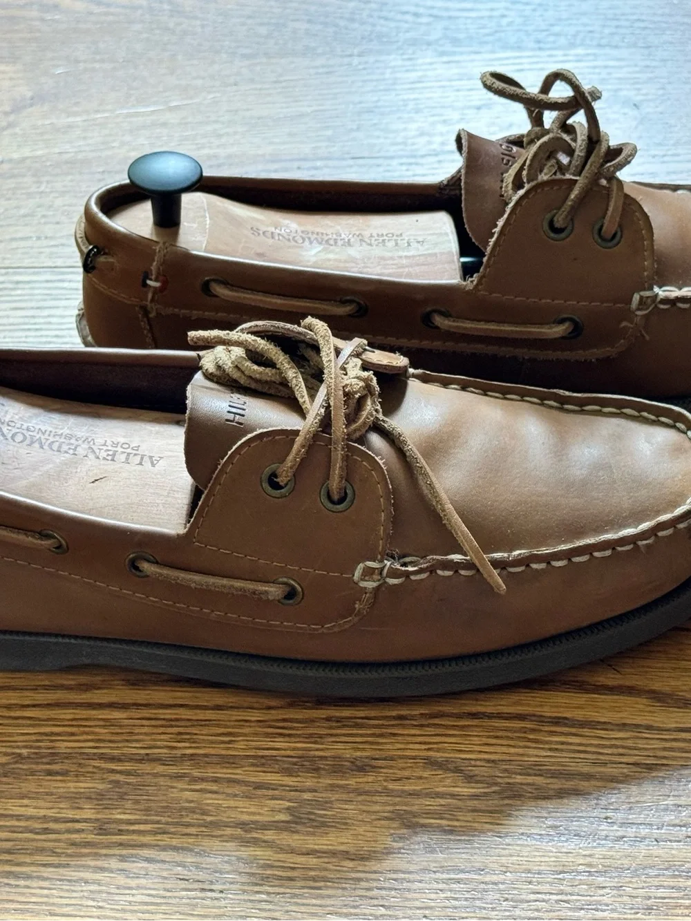 Tommy Hilfiger Men’s Brown Leather Boat Shoes Size 10 Deck Shoes